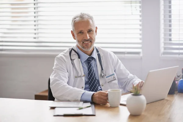 Focused Quality Healthcare Mature Male Doctor Using Laptop His Desk — Photo
