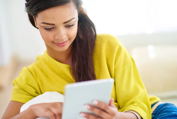 Thats Interesting Young Woman Using Digital Tablet Home — Foto de Stock