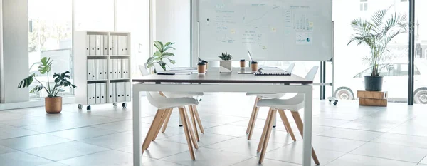 Empty Boardroom Conference Meeting Room Table Chairs Whiteboard Business Presentation — Photo