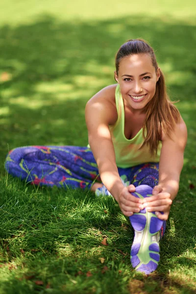 Make Yourself Proud Young Woman Stretching Her Legs Workout — Fotografia de Stock