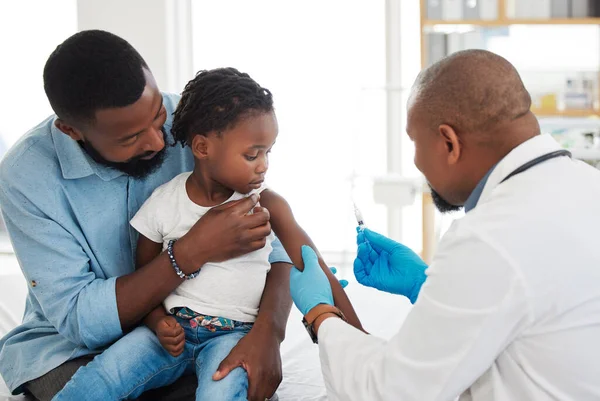 Healthcare Covid Vaccine Doctor Kid Patient Father Holding Baby Shot — Zdjęcie stockowe
