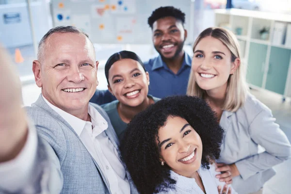 Diversity Selfie Office Team Friends Together Workplace Pose Friendly Photograph —  Fotos de Stock