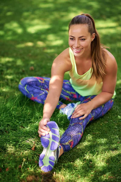 Everyday Good Day Workout Young Woman Stretching Her Legs Workout — Fotografia de Stock