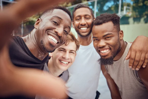 Portrait Selfie Basketball Men Smile Happy Court Outdoor Training Exercise – stockfoto