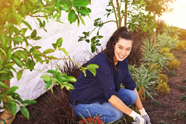 Garden Most Beautiful Masterpiece Portrait Young Woman Working Her Garden — Stock Fotó