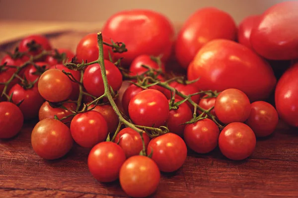 Tomatoey Treasures Plum Cherry Tomatoes Table Kitchen — Stock fotografie
