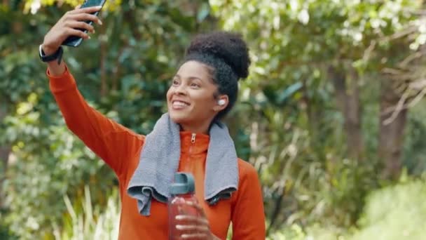 Wellness Zdrowie Selfie Przez Social Media Influencer Ćwiczenia Reklamowe Woda — Wideo stockowe