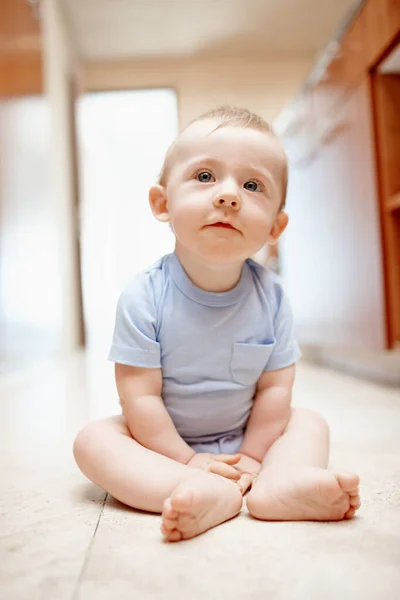 Home Kitchen Baby Boy Sitting Kitchen Floor — Stock Photo, Image