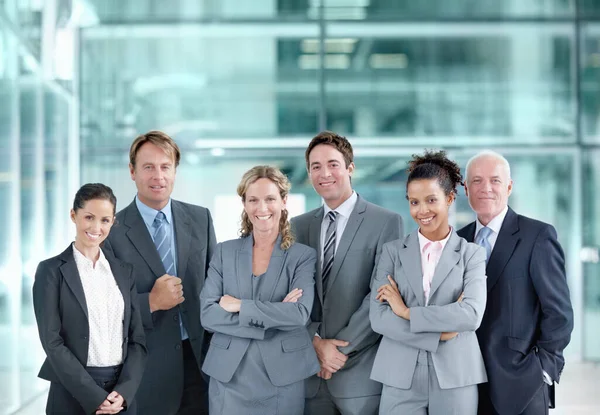 Fylld Med Företagens Förtroende Positiv Grupp Företagare Som Står Tillsammans — Stockfoto