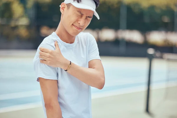 Tennis Arm Man Pijn Het Veld Tijdens Het Spelen Van — Stockfoto