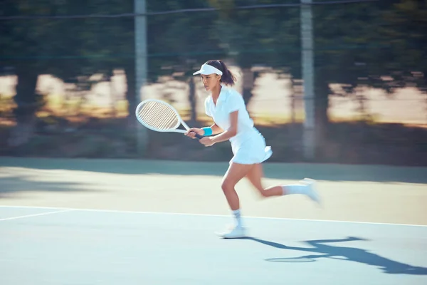 Tennis Woman Serving Competitive Sports Practice Match Running Racket Outdoor — Stock Photo, Image