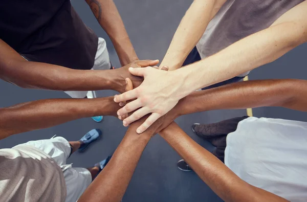 Teamwork Solidarität Und Diversität Sind Sportlerhände Die Von Oben Zusammengestapelt — Stockfoto