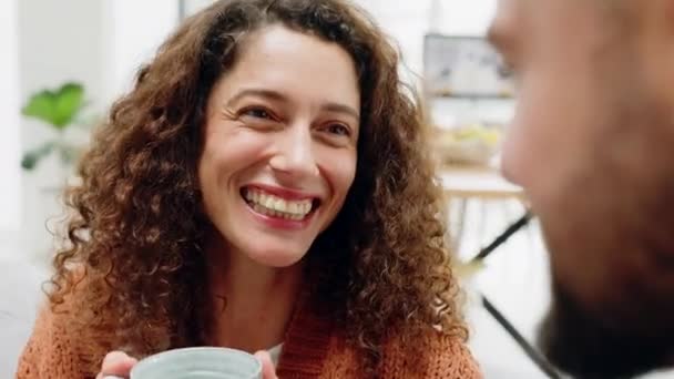 Kancelářský Flirt Romantika Žena Muž Práci Povídají Přestávce Kafe Úsměvem — Stock video