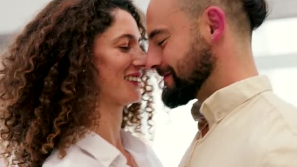 Música Amor Casal Feliz Dançam Uma Sala Estar Casa Juntos — Vídeo de Stock
