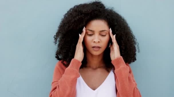 Zwarte Vrouw Hoofdpijn Stress Geestelijke Gezondheid Pijn Moe Probleem Als — Stockvideo