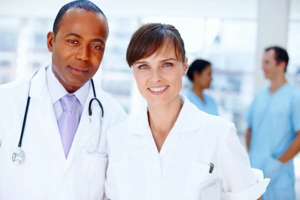 Profissionais Saúde Close Médicos Com Enfermeiros Segundo Plano — Fotografia de Stock