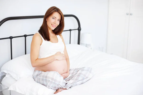 Proudly Expecting Portrait Beautiful Pregnant Woman Holding Her Baby Bump — Stock Photo, Image