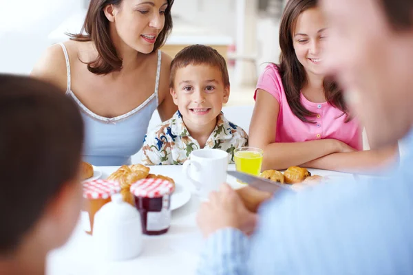 Kann Seine Aufregung Kaum Zurückhalten Porträt Eines Entzückenden Kleinen Jungen — Stockfoto