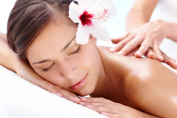 Letting All Tension Pretty Young Woman Enjoying Pampering Massage — Stock Photo, Image