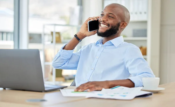 Деловой Черный Мужчина Говорит Телефонный Звонок Счастливое Общение Разговор Современном — стоковое фото