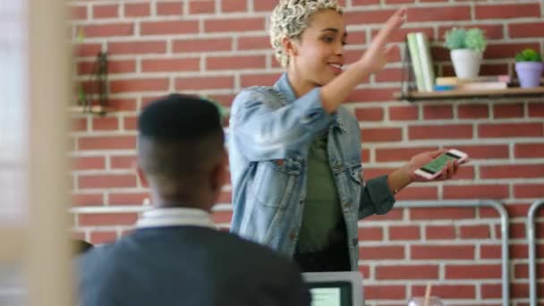 Alta Cinco Éxito Trabajo Equipo Global Con Mujer Líder Reuniones — Vídeo de stock