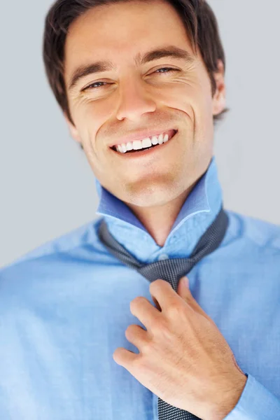 Fechar Homem Negócios Feliz Bem Sucedido Usando Uma Gravata Fechar — Fotografia de Stock