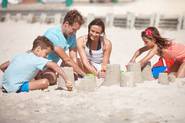Planning Most Magnificent Castle Ever Happy Family Building Sandcastles Together — Stock Photo, Image
