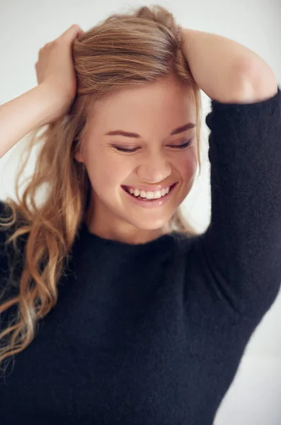 Embrace Messy Hair Portrait Beautiful Young Woman Her Hands Her — Stock Photo, Image