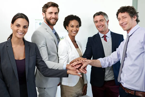 Trabalhando Juntos Para Bem Empresa Retrato Grupo Colegas Trabalho Com — Fotografia de Stock