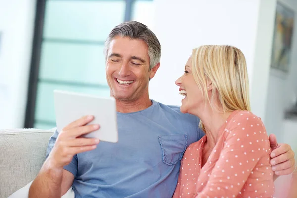 Always Finds Way Make Her Laugh Mature Couple Relaxing Digital — Stock Photo, Image
