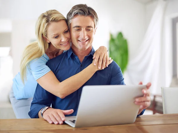 Ive Got Our Date Night Planned Happy Mature Couple Using — Stock Photo, Image
