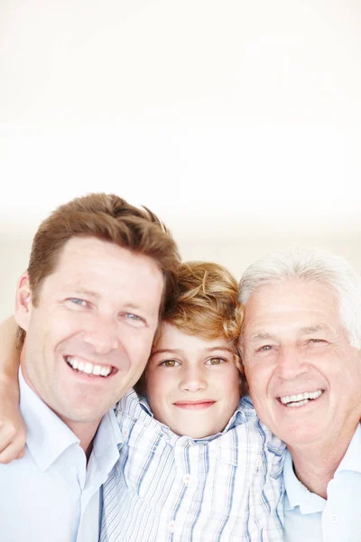 Drie Generaties Van Schoonheid Gesneden Portret Van Een Jonge Jongen — Stockfoto