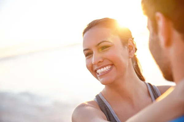 Viviendo Una Vida Alegría Romance Una Joven Feliz Con Novio —  Fotos de Stock