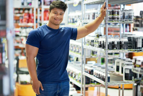 Única Tienda Suplementos Joven Musculoso Sección Suplementos Una Farmacia —  Fotos de Stock