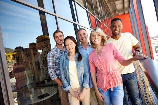 Teamwork Laat Droom Werken Portret Van Een Diverse Groep Medewerkers — Stockfoto