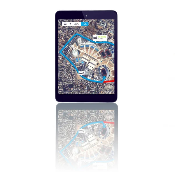 Путешествовать Легко Планшет Показывающий Спутниковую Карту Города Данными Gps Нем — стоковое фото