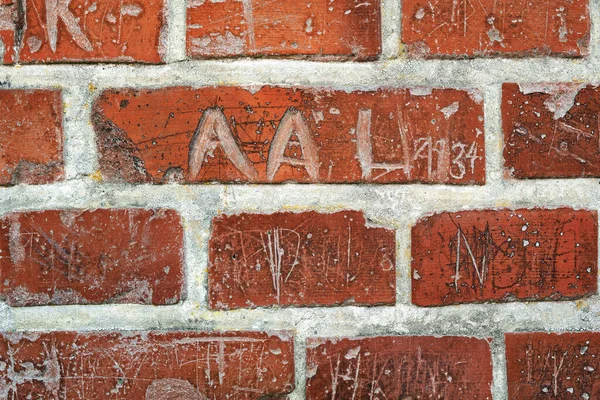 Signature Wall Photo Brick Wall Old School Lot Signatures Written — Zdjęcie stockowe