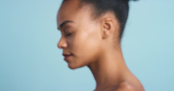 Beauty Portret Zwarte Vrouw Huidverzorging Natuurlijke Wellness Vrouwelijke Schone Cosmetica — Stockvideo