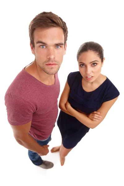 Não Acredito Nos Meus Olhos Estúdio Retrato Jovem Casal Olhando — Fotografia de Stock