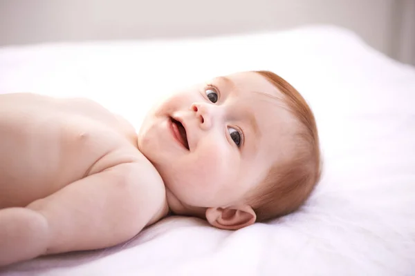 Vreugde Onschuld Een Schattig Meisje Met Rood Haar — Stockfoto