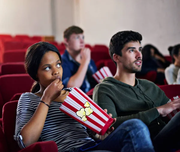 Ser Fascinado Por Las Grandes Películas Gente Viendo Una Película —  Fotos de Stock