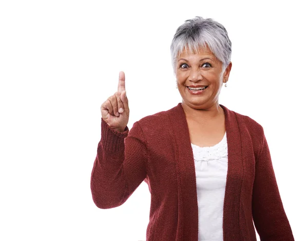 Volwassen Levensstijl Studio Shot Van Een Volwassen Vrouw Wijzen Naar — Stockfoto