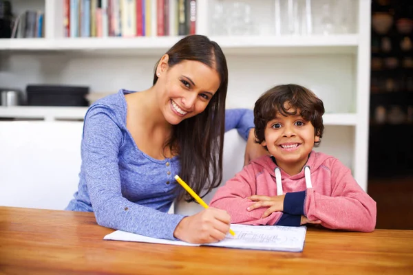 Making Homework Time Happy Time Mother Helping Her Son His — Stock Photo, Image
