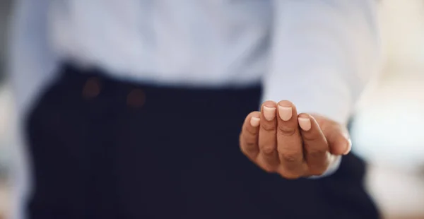 Las Manos Mujer Negocios Ofrecen Ayuda Apoyo Asistencia Para Marketing —  Fotos de Stock