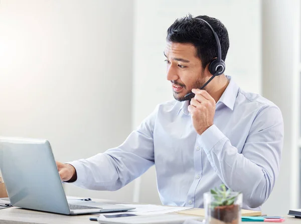 Asian Call Center Man Telemarketing Consulta Crm Com Atendimento Cliente — Fotografia de Stock