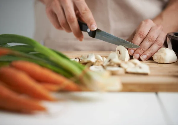 Chopping Something Delicious Closeup Shot Young Woman Chopping Vegetables — Stock Photo, Image