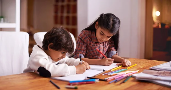 Kunstzinnig Samen Zijn Een Leuke Broer Zus Hebben Plezier Samen — Stockfoto