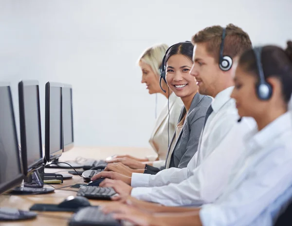 Now Thats Service Smile Portrait Attractive Young Woman Working Client — Stock Photo, Image