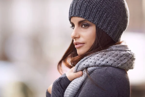 Ciao Inverno Una Bella Giovane Donna Che Indossa Abiti Invernali — Foto Stock