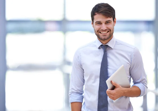 Amai Que Fazeis Sucesso Seguir Naturalmente Jovem Empresário Profissional Segurando — Fotografia de Stock